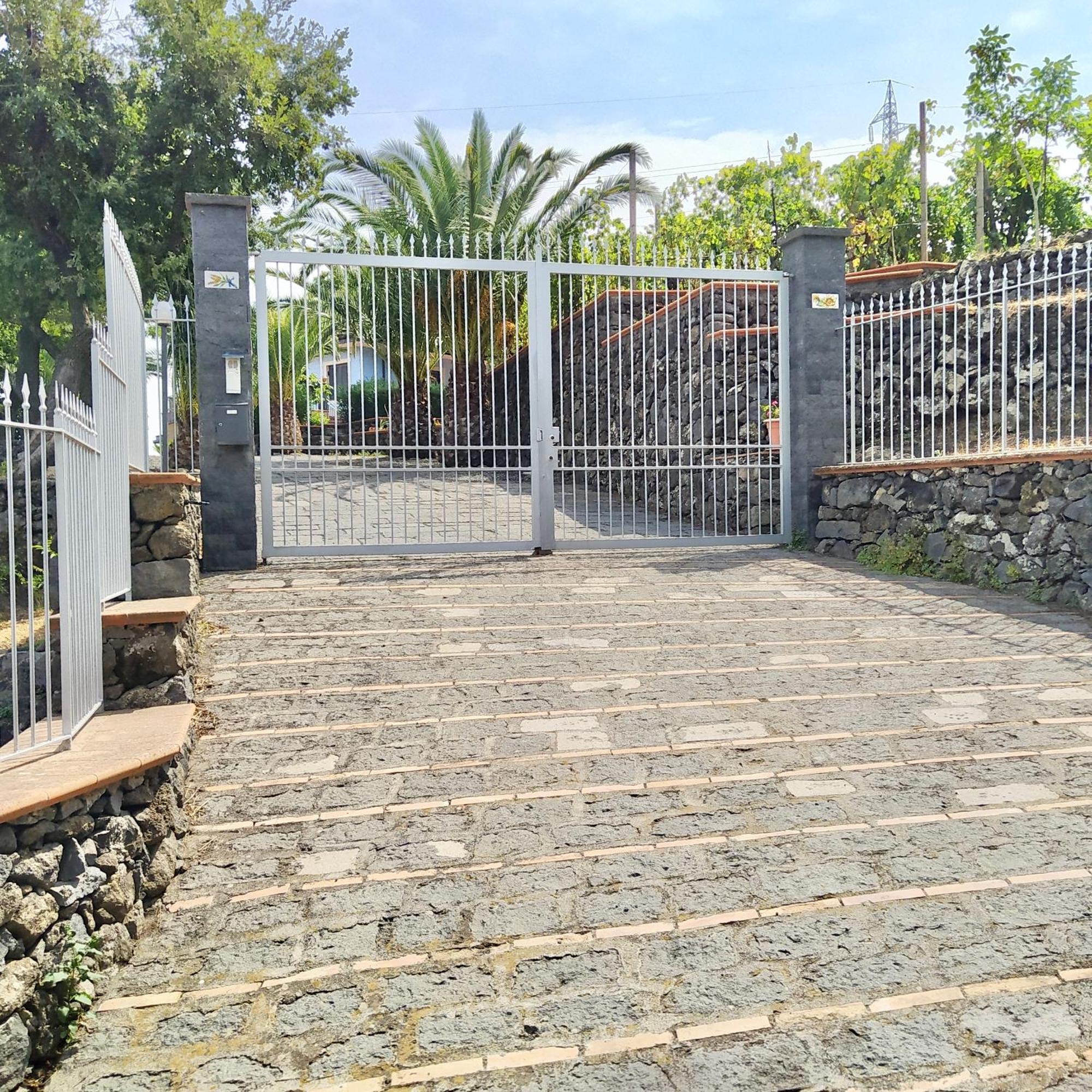 Villa Melany Casa Vacanza Piedimonte Etneo Luaran gambar